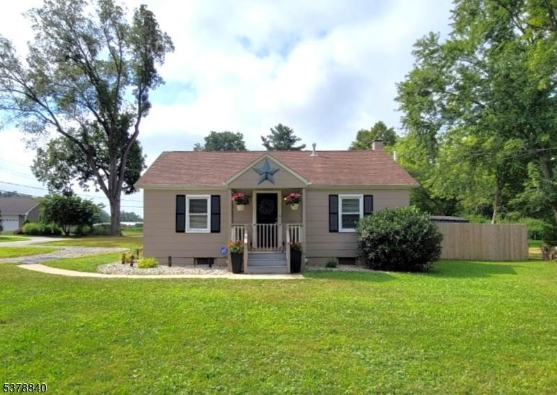 23 Hillside Ave - Photo 1