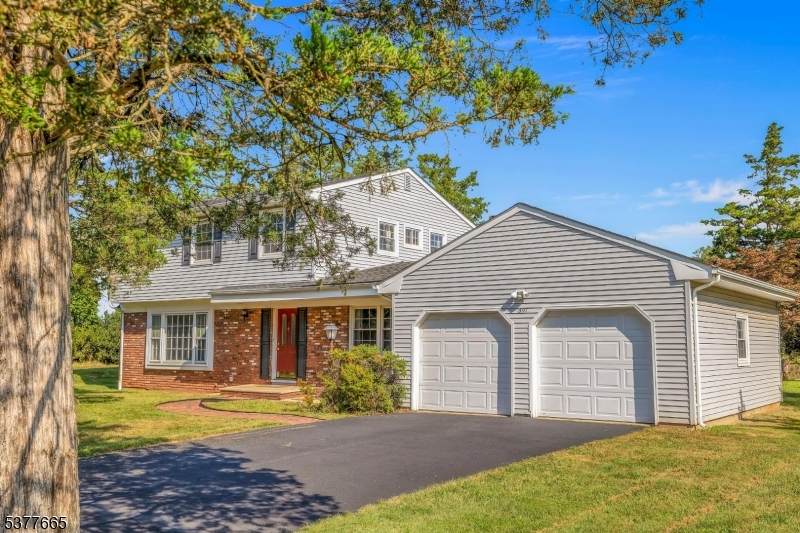 691 Donald Dr - Photo 1