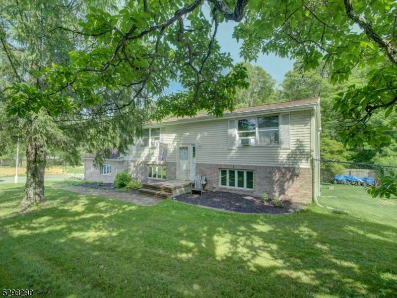 936 Hampton Rd - Photo 1