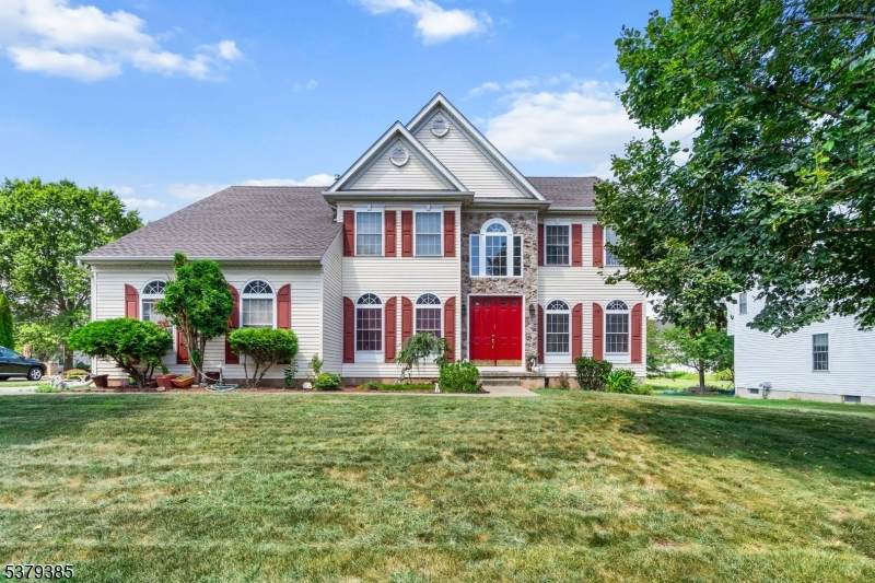 10 Julie Ct - Photo 1