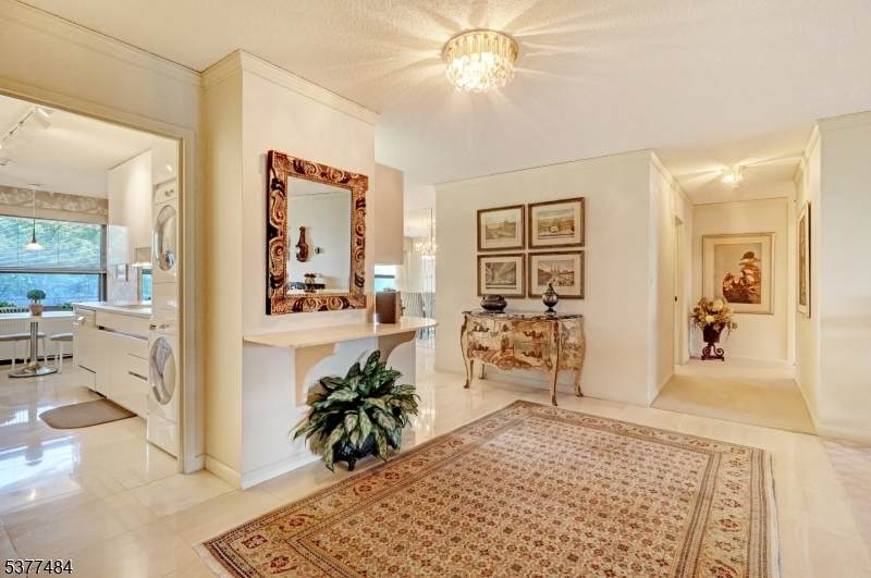 2 Claridge Dr. 2Hw - Photo 1