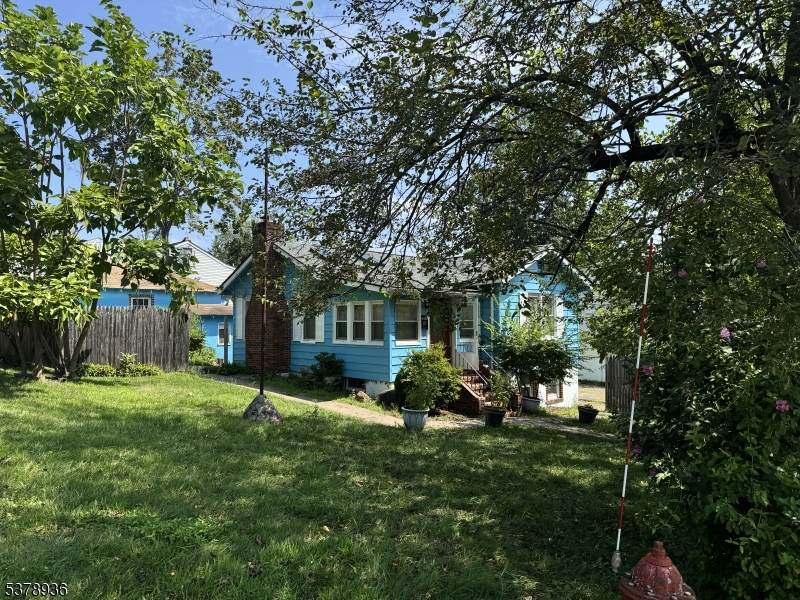 61 Minnehaha Blvd - Photo 1