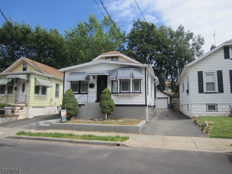 345 Stiles St - Photo 1