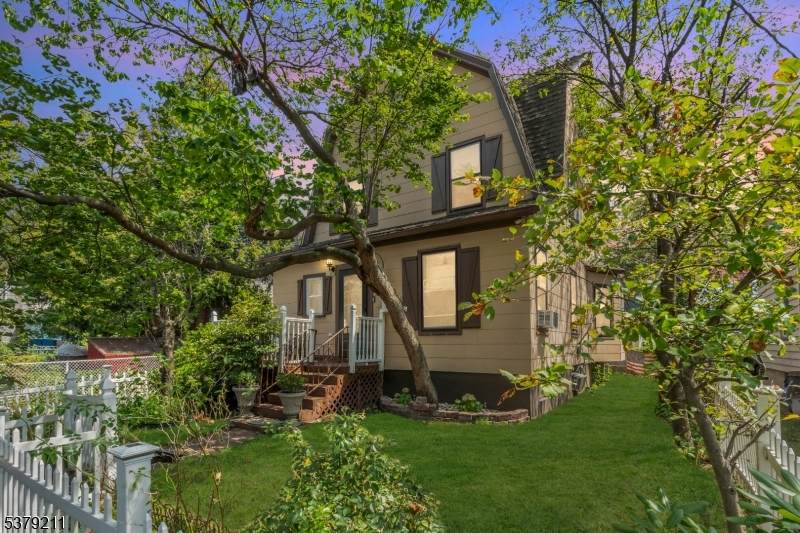 185 State St - Photo 1