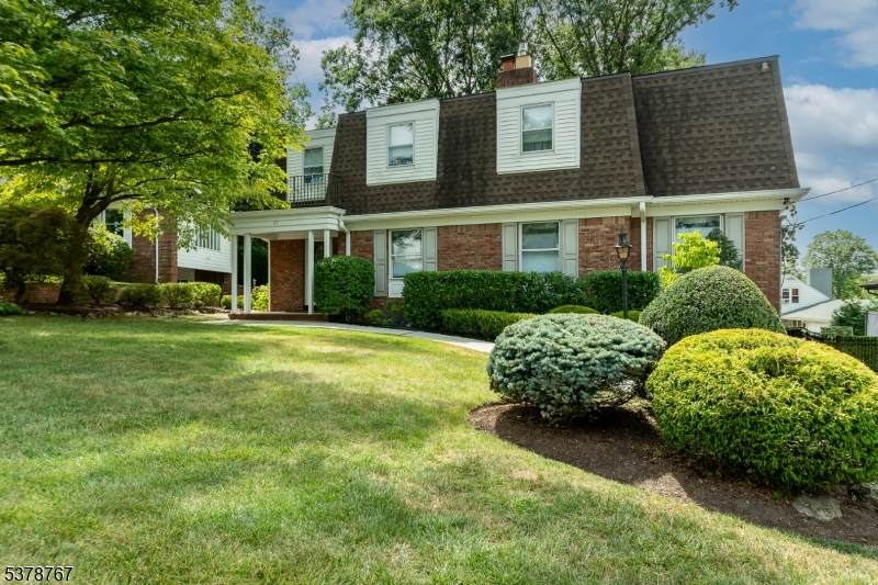 65 Macarthur Dr - Photo 1