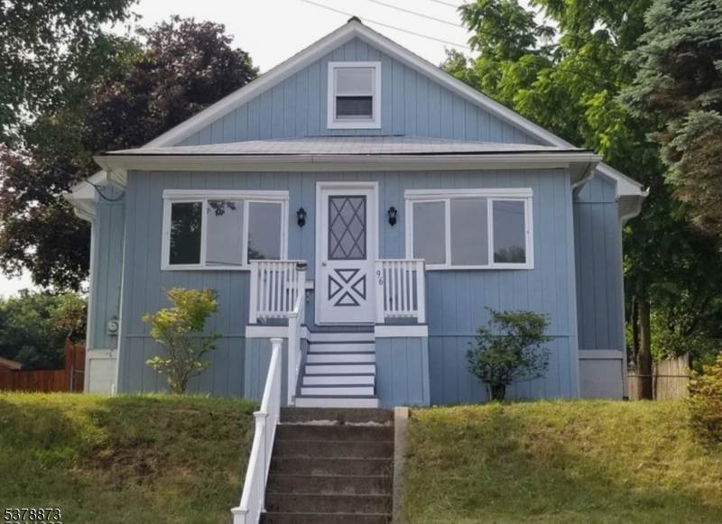 96 Park Ave - Photo 1