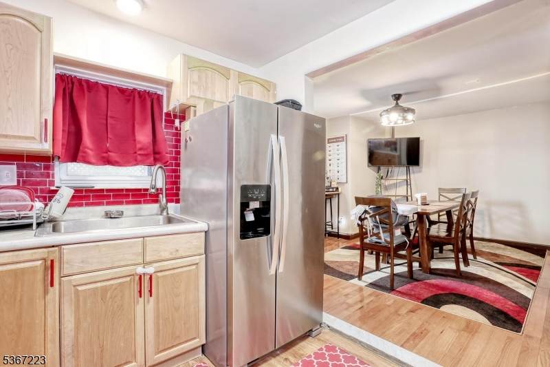 40 Longview Ave - Photo 1