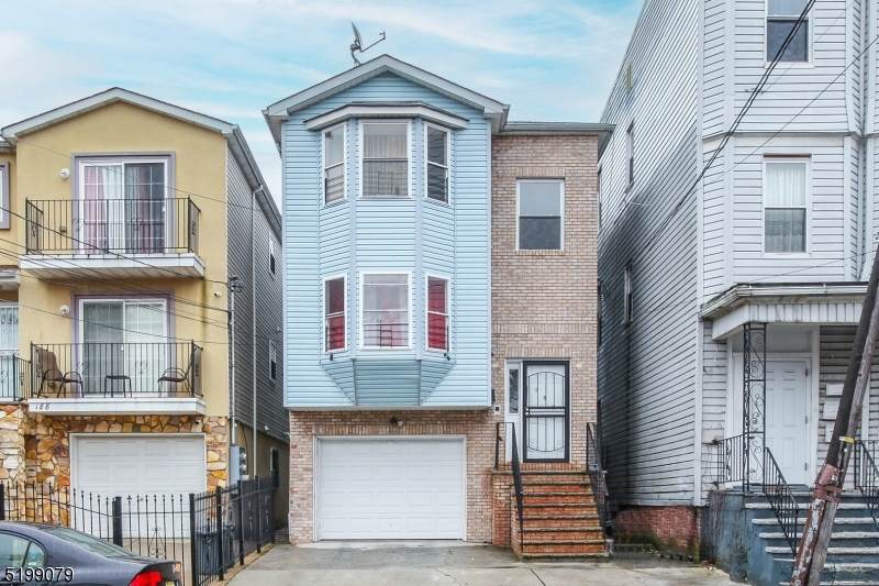 190 S 11Th St - Photo 1