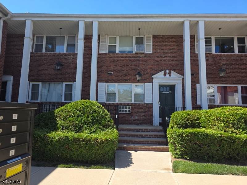 101 N Beverwyck Rd - Photo 1