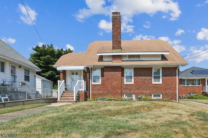 40 Maplewood Ave - Photo 1