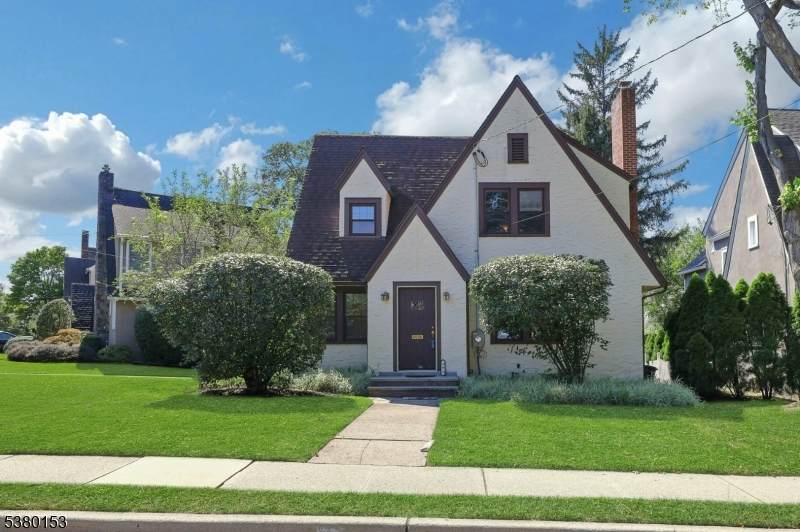 394 Ackerman Ave - Photo 1