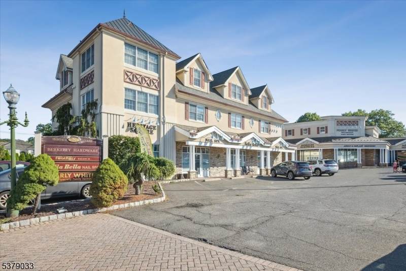 515 Springfield Ave - Photo 1