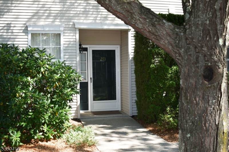 271 Winthrop Dr - Photo 1