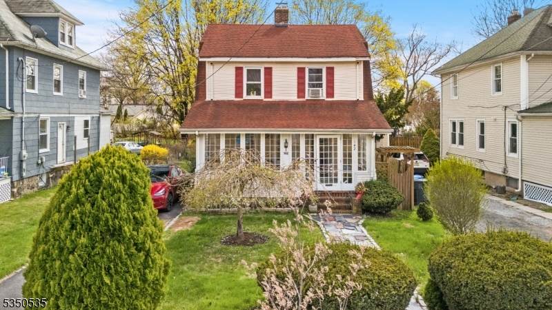 142 Slocum Ave - Photo 1