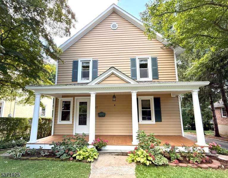 27 Center St. - Photo 1