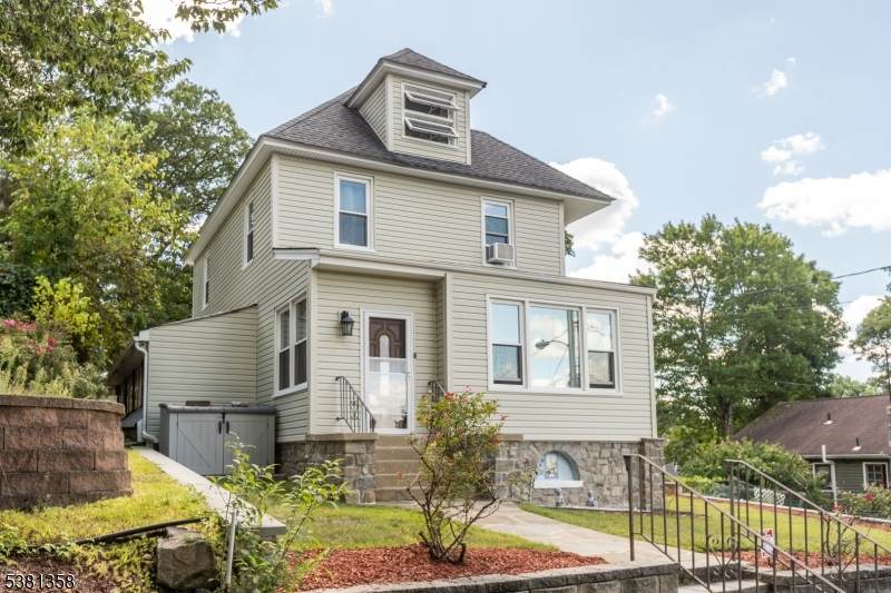 24 Livingston Ave - Photo 1