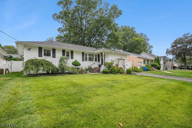 601 Birchwood Rd - Photo 1