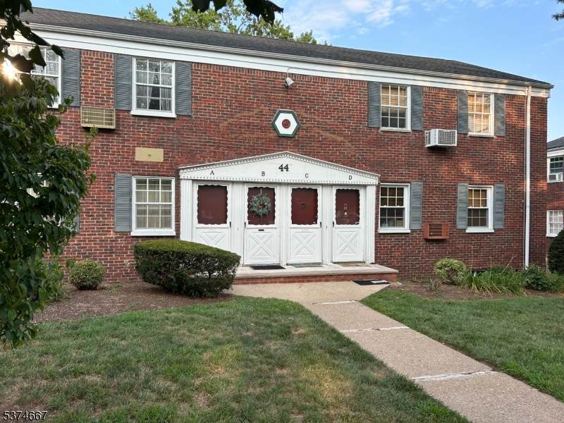 44 W Roselle Ave - Photo 1