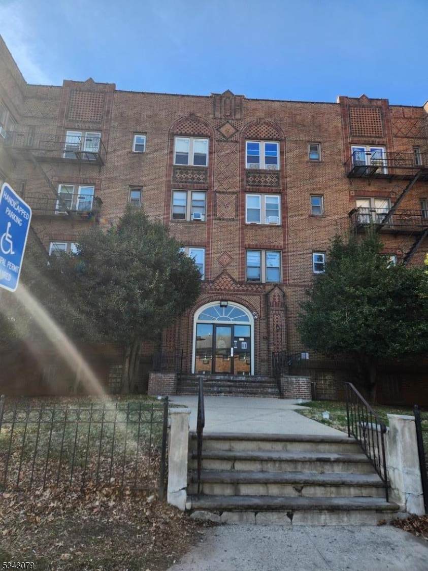 433 Lincoln Ave - Photo 1