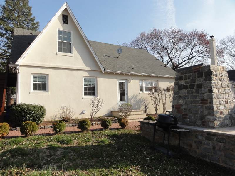 45 Lakeside Dr, 2nd Floor - Photo 1