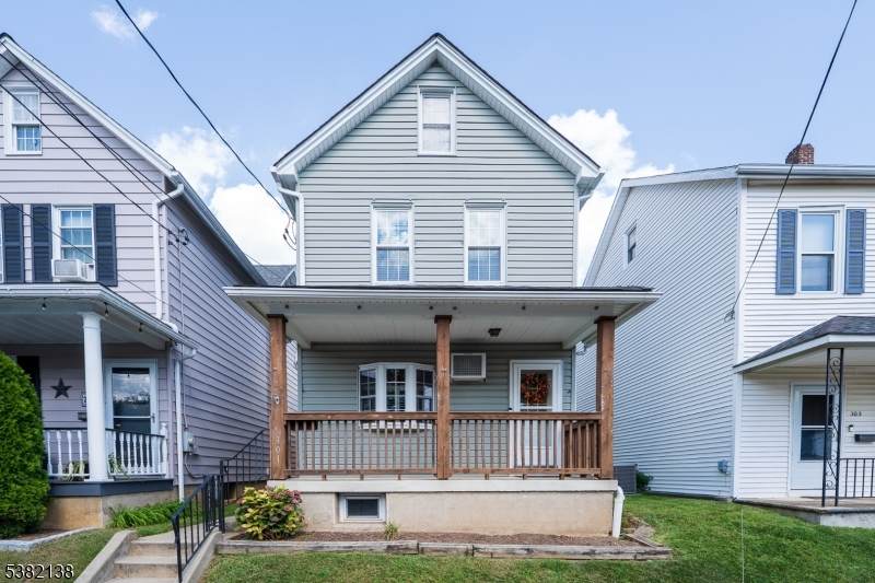 301 Prospect St - Photo 1