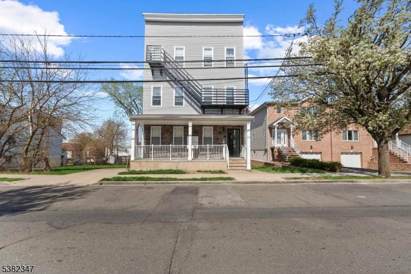 471 Harrison Ave - Photo 1