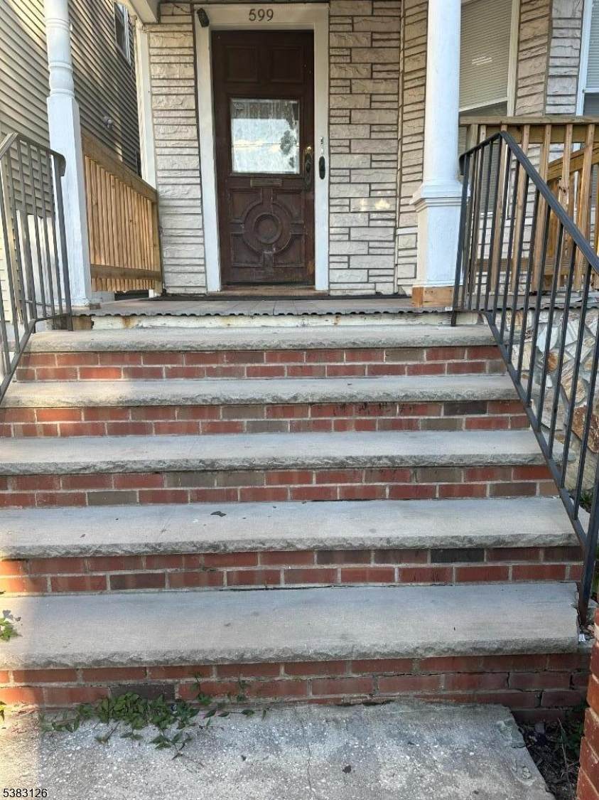 599 E 25Th St - Photo 1