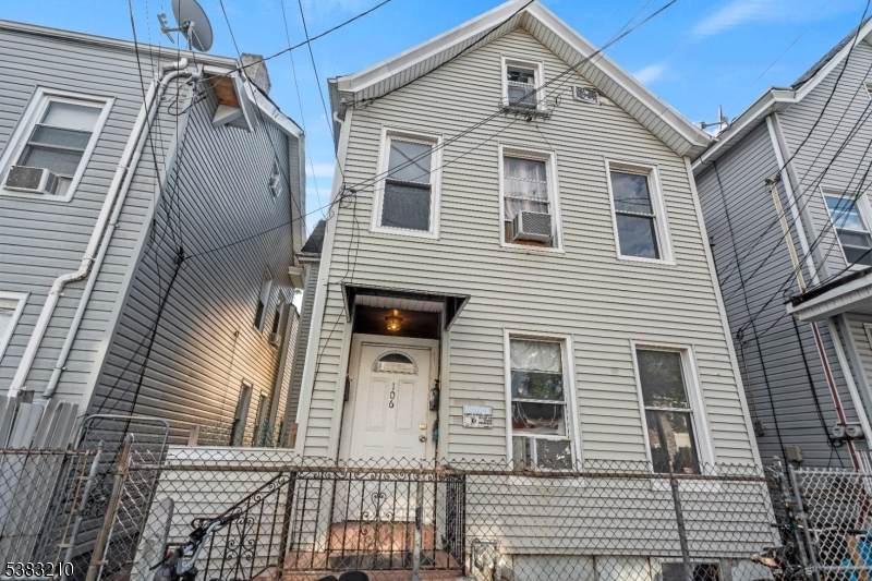 106 Madison St - Photo 1