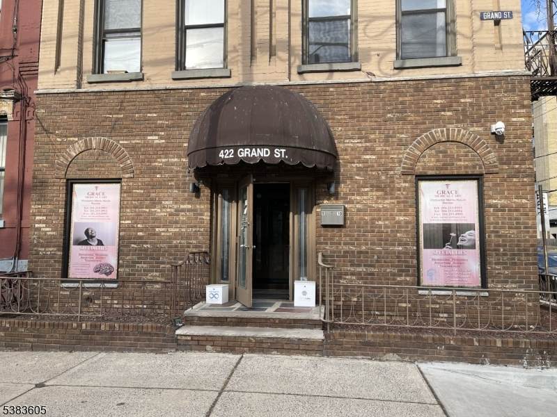 422 Grand St - Photo 1