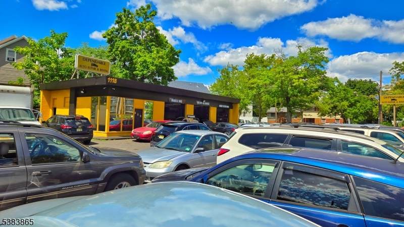 1118 Main St - Photo 1