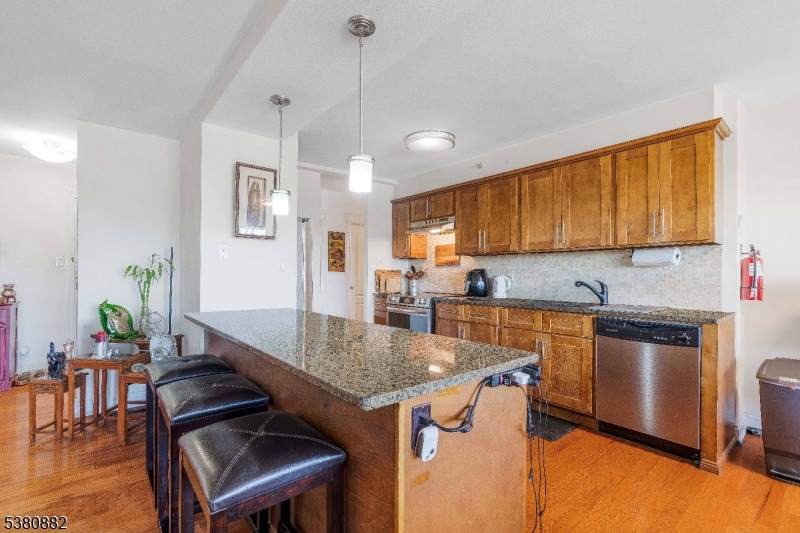 60 Parkway Dr - Photo 1