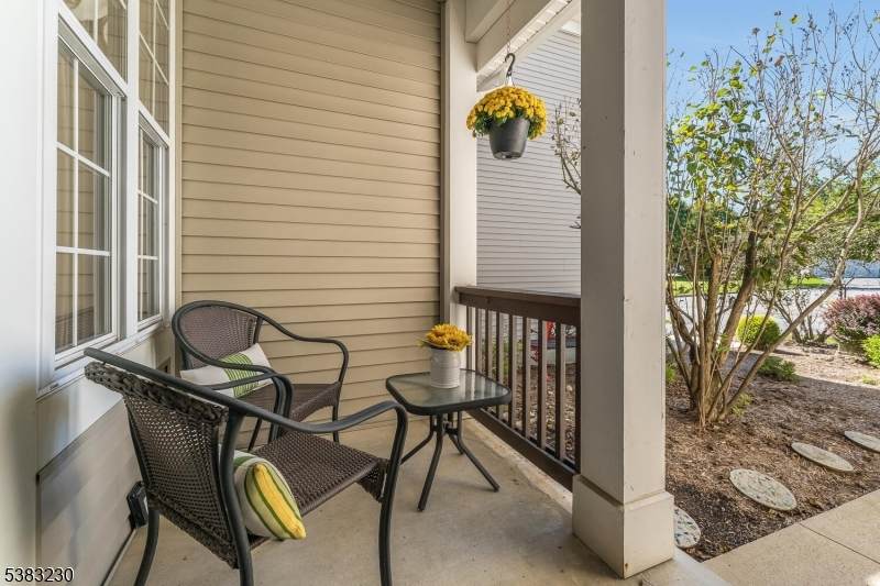 1107 Highland Ct - Photo 1