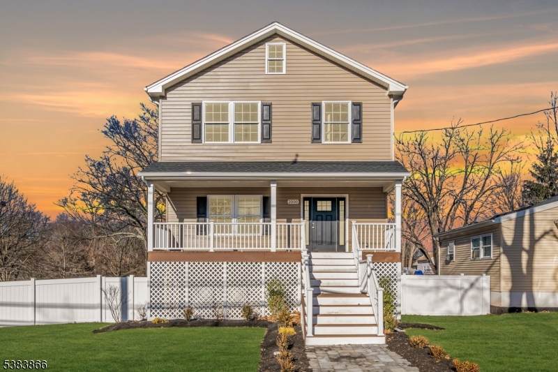 2000 Whittier St - Photo 1