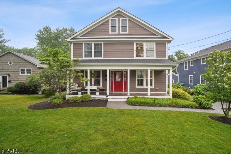 49 Summit Ave - Photo 1