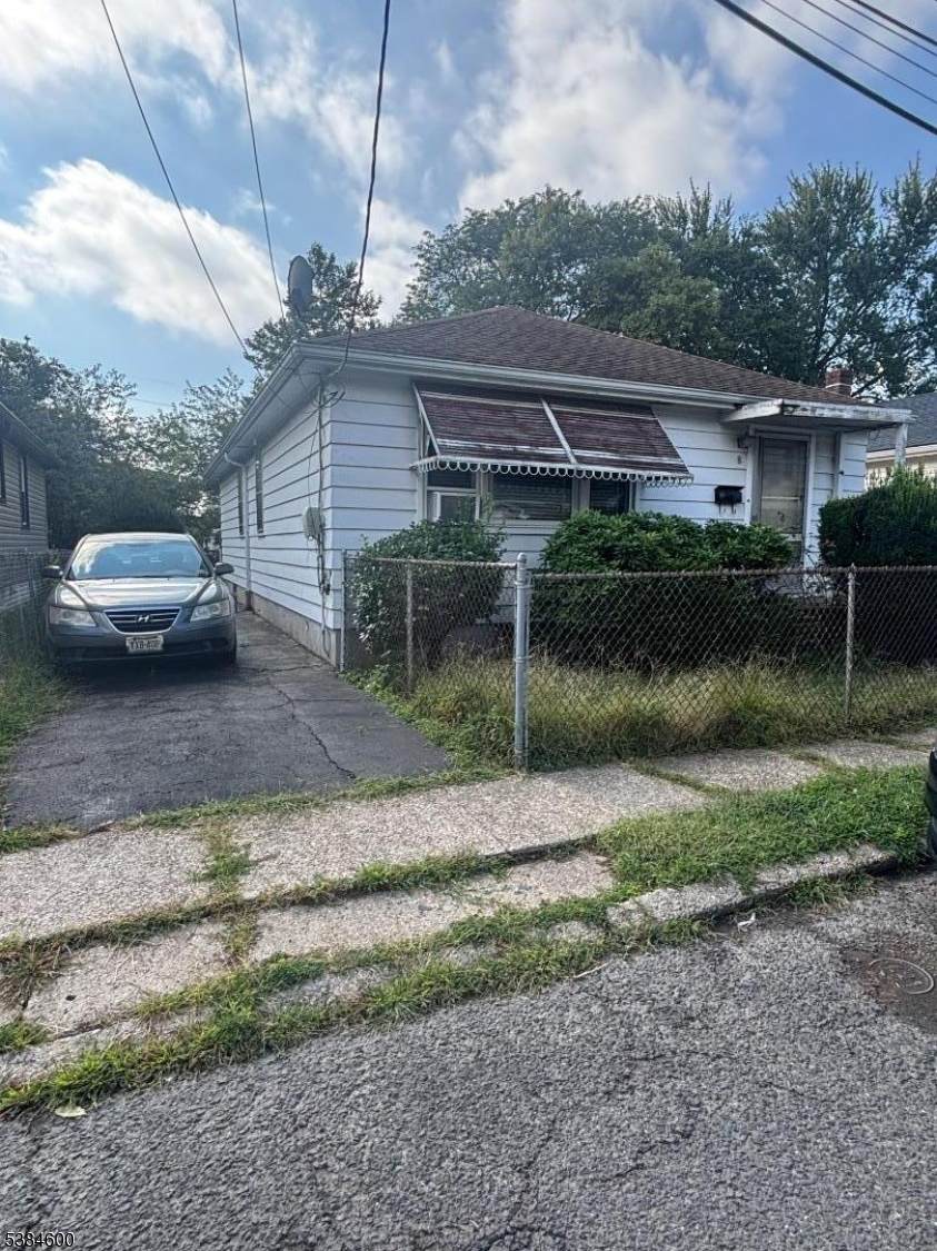 8 Albert Pl - Photo 1