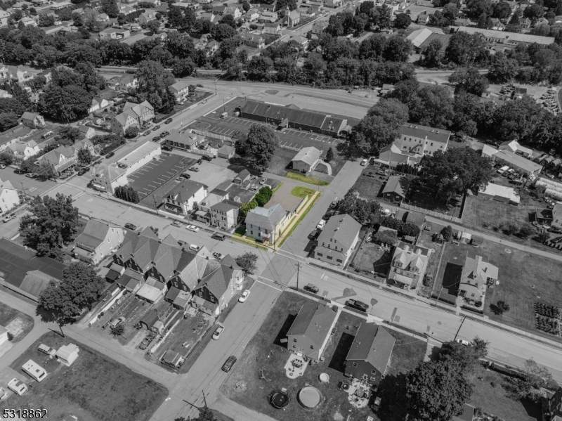 1140 East Boulevard - Photo 1