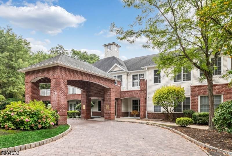 100 Ridgewood Rd - Photo 1