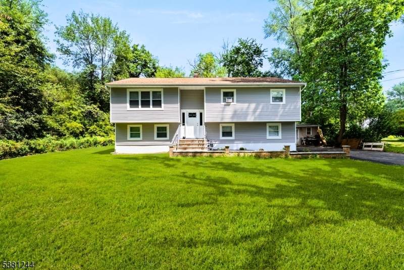 140 De Hart St - Photo 1