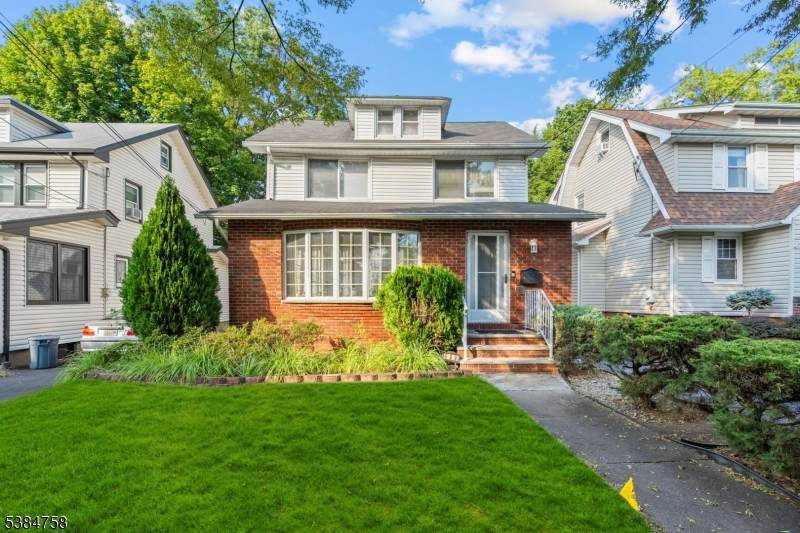 489 Maple Ave - Photo 1