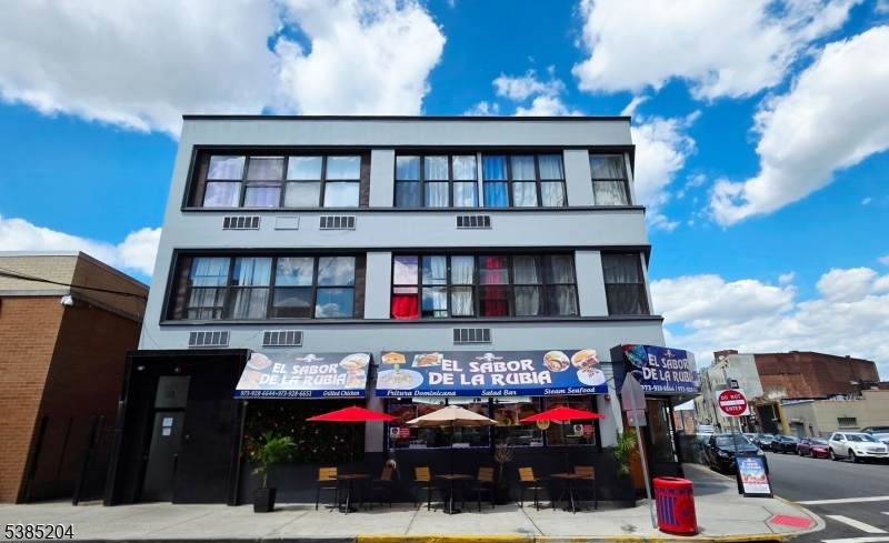 30 Howe Ave - Photo 1