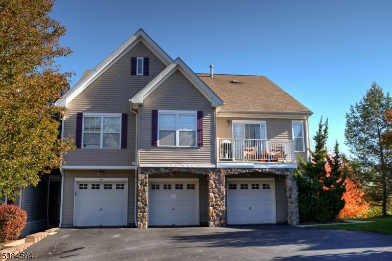 1005 Wendover Ct - Photo 1