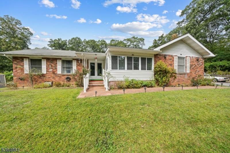 1 Rockridge Ter - Photo 1