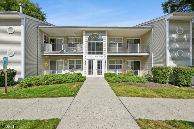 44 Spruce Ter - Photo 1