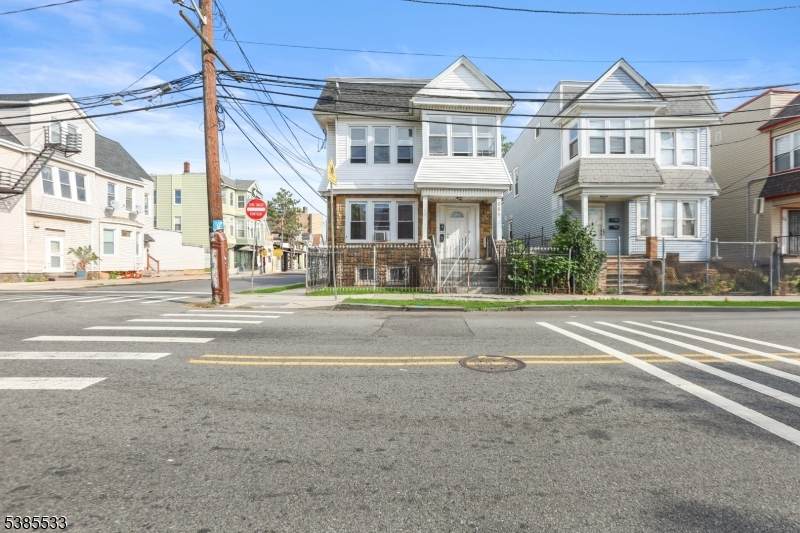 354 Clinton Pl - Photo 1