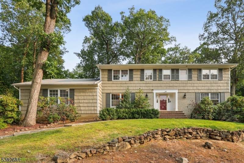 10 Byron Rd - Photo 1