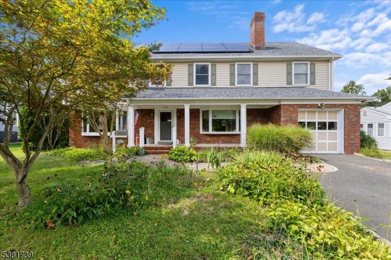 1256 Poplar Ave - Photo 1