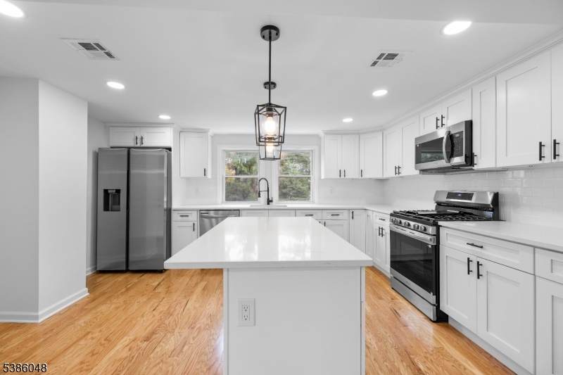 206 Linden Ave - Photo 1