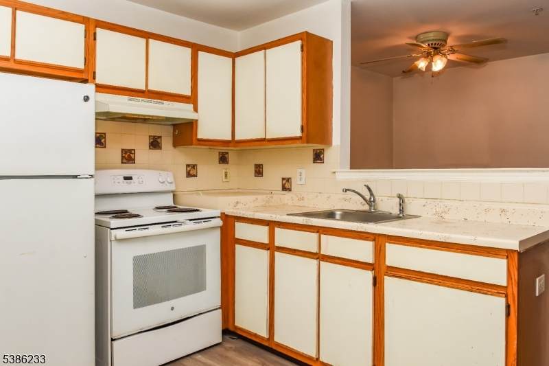 5105 Tudor Dr - Photo 1