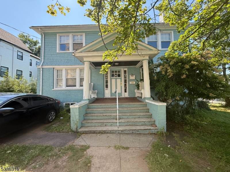 488 Heywood Ave - Photo 1