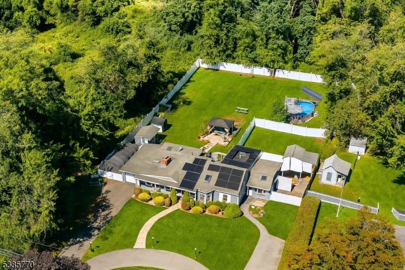 39 William St - Photo 1